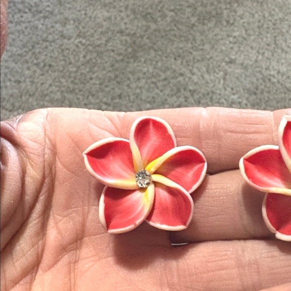 VINTAGE HAWAIIAN PULMERIA TANGERINE YELLOW CLAY FLORAL LEVERBACK 1.1" EARRINGS - Picture 3 of 8